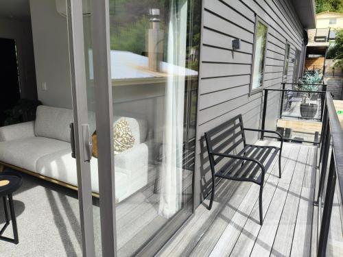Perfectly located for a flat walk to town - image 3