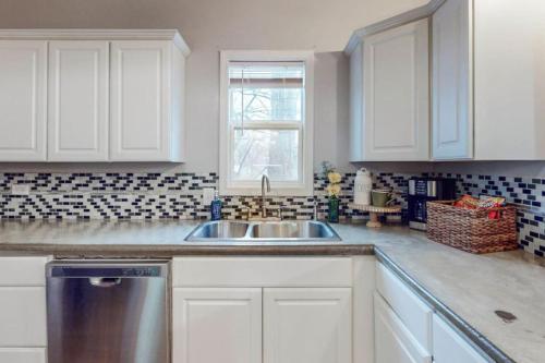 3 BRM Quiet Retreat Near Blossom in Stow (Ohio)