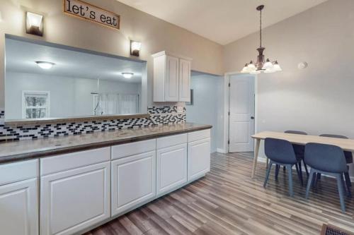 3 BRM Quiet Retreat Near Blossom in Stow (Ohio)