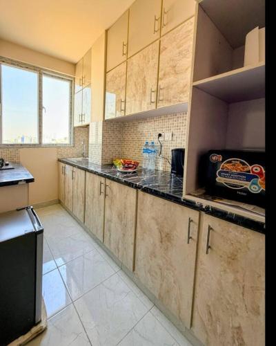 Gourmet Getaway Petite by Jannat Vacation Rentals - image 3