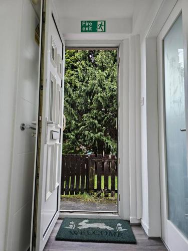 Зовнішній вигляд готелю, Cosy Oakbank Apartment close to Wishaw hospital in Вішоу