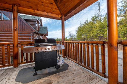 Dolly Bear Pool Cabin Make a Splash Smoky-Style - image 6