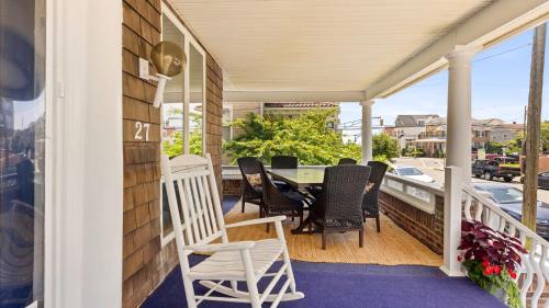 6 BR Ventnor Estate Steps Away from the Beach in Ventnor City, USA