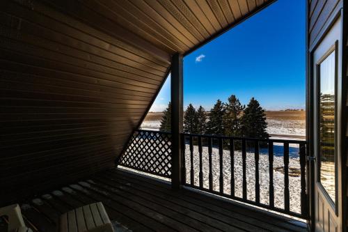 Hot Tub, Fire Pit! Massive Mt Vernon Hunting Lodge in Plankinton (SD)