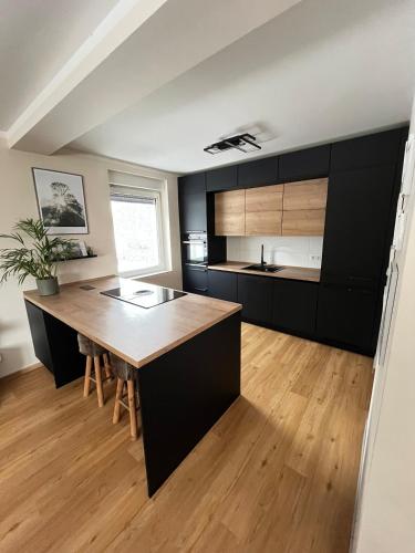 Modernes Haus mit Whirpool, Sauna, Kamin & Piano in Pritzwalk