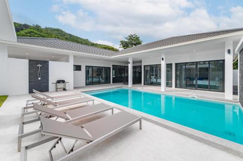 3 bedrooms, 4 beds