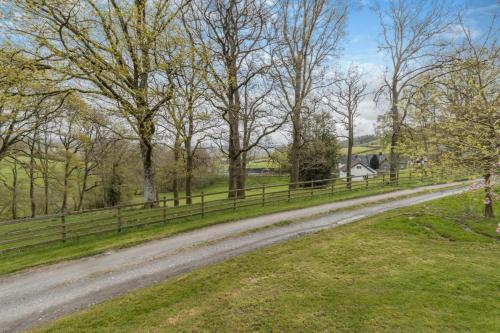 Iekārtas, 2 Bed in Caersws oc-waa345 in Trefeglwys