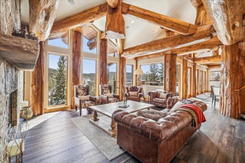 Experience luxury at Clowsgill Holme, a spacious 5-bedroom retreat in Breckenridge! in Sally Barber