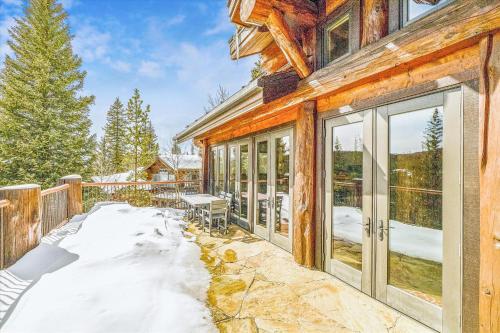 Experience luxury at Clowsgill Holme, a spacious 5-bedroom retreat in Breckenridge! in Sally Barber