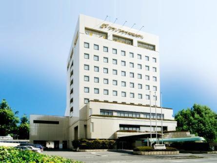 Grand Plaza Nakatsu Hotel Grand Plaza Nakatsu Hotel is perfectly located for both business and leisure guests in Nakatsu. The property offers a wide range of amenities and perks to ensure you have a great time. Service-minded 