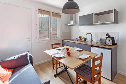 virtuve, Les Pavots - Spacieux & Familial in Saint-Georges-de-Montaigu