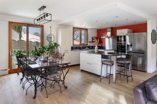 virtuve, Les Pavots - Spacieux & Familial in Saint-Georges-de-Montaigu