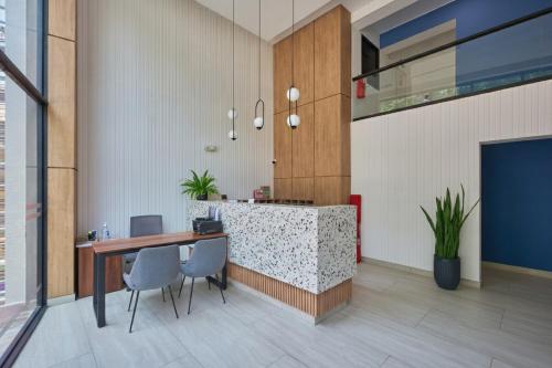 Miraflores Intimate Apartment by Geko