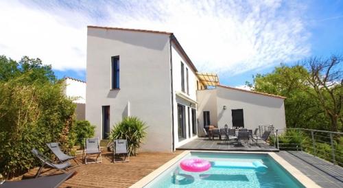 Villa contemporaine, jardin méditerranéen et piscine privée (Villa contemporaine, jardin mediterraneen et piscine privee) in Saint-Jean-Pla-de-Corts