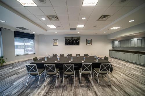 Hilton Garden Inn Rochester Downtown - image 29