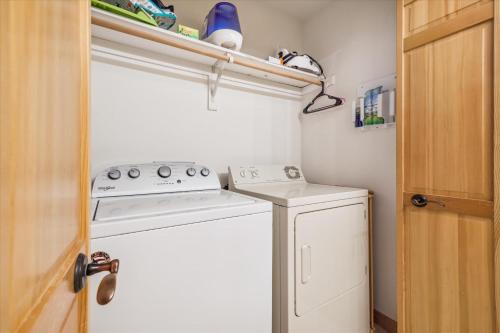 Corral 309W: Warrior's Mark Condo Fireplace & Sauna | Walk to Peak 9! - image 3