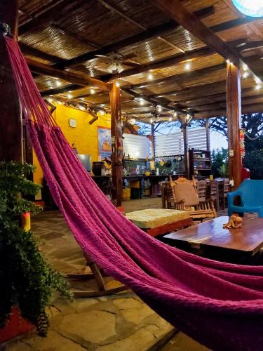 Yellow Submarine Hostal in Poneloya