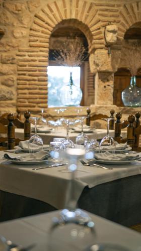 餐廳, Posada del Medievo in 馬德魯耶洛