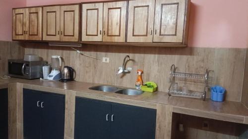 Casa Privada con Pileta, quincho y Parking Gratis en Altos in San Bernardino