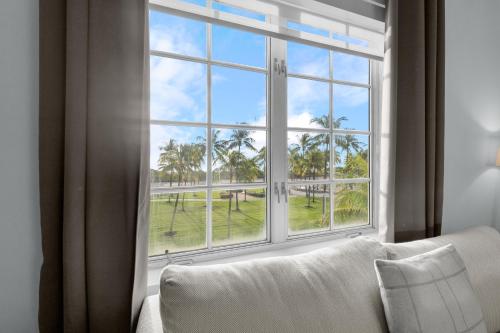 1 king bed, 1 sofa bed