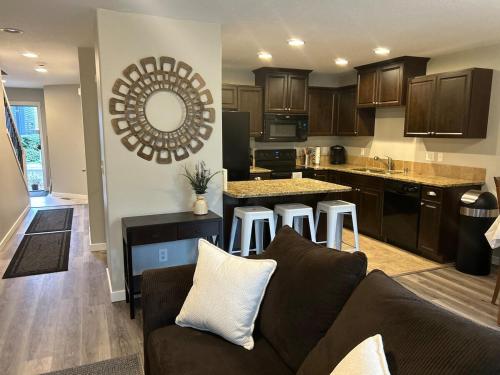 Charming Townhome Escape in Hazel Dell North (WA)