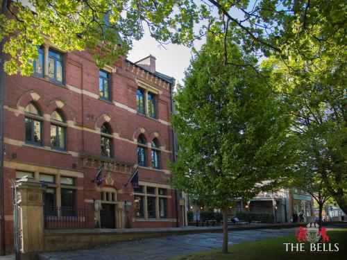 The Bells Room Type - Liberty - One Bedroom Loft Apartment with Hot Tub and Balcony