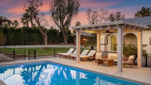 Olivano Ranch by AvantStay – khách sạn tại Warner