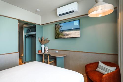 . The Queens Hotel Gladstone