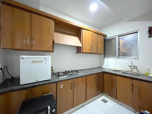 Executive 2 Bedroom Apartment - image 7