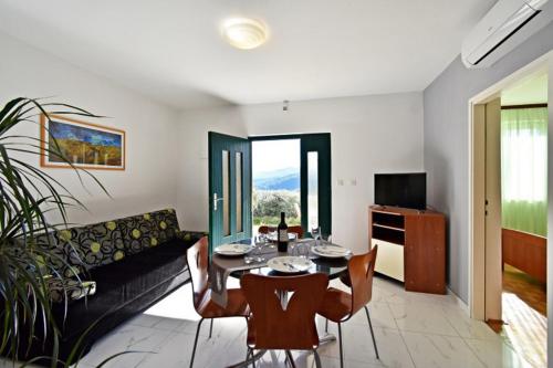 Apartments with WiFi Rabac, Labin - 16022 in Rabac