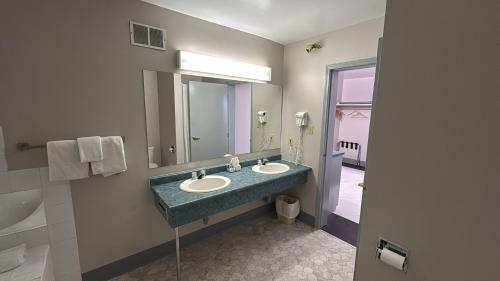 Suite, executive