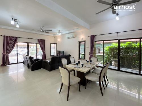 Family House Kemensah Heights Ampang/Zoo (11pax) 