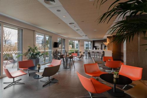 Spark by Hilton Lyon Eurexpo - Hotel - Genas