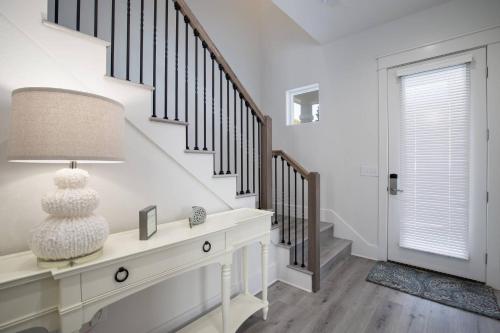 Entrance, Emerald Escape in Destin, Miramar Beach! 4BR, 4BA, 1st Floor Bedroom, Sleeps up to 14, Golf Cart Inc in Destin (FL)