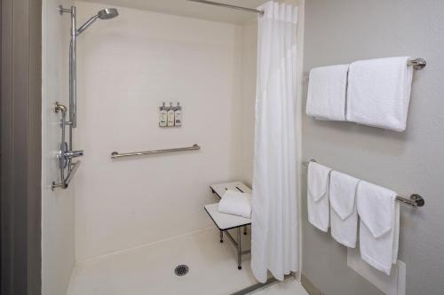 Holiday Inn Express Hotel & Suites Kendall East-Miami an IHG Hotel - image 29