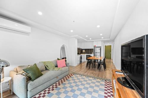 Two Bedroom Retreat Opposite Victoria Park in Abbotsford