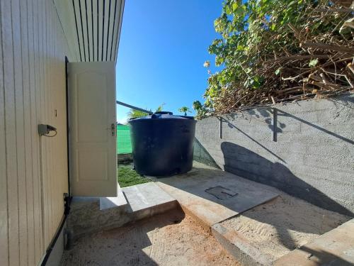 Exterior view, Fare Pitate in Manihi