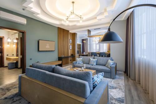 Létesítmények, Monotel Hotel in Oskemen