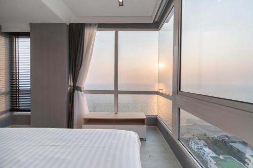 Veranda Pattaya/3BR Seaview/32FL - Tap to explore photos