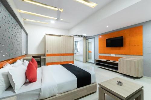 Hotel The Grand Takshak in Mehsana