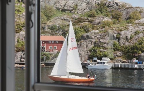 Skats, Awesome Apartment In Kyrkesund With Wifi in Kyrkesund