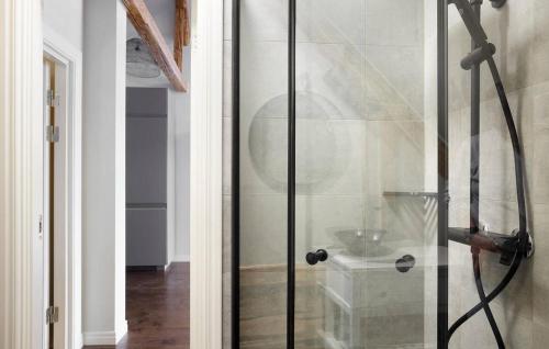 Vannas istaba, Awesome Apartment In Kyrkesund With Wifi in Kyrkesund