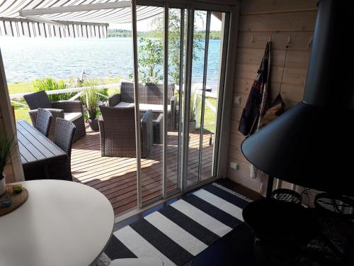 Genuine Beach House and Sauna in 拉姆普西耶爾維