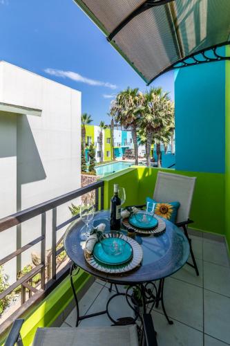 Rosarito pool & garden bar oXxo Farmacy