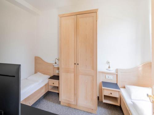 Family Suite with Four-Poster Bed