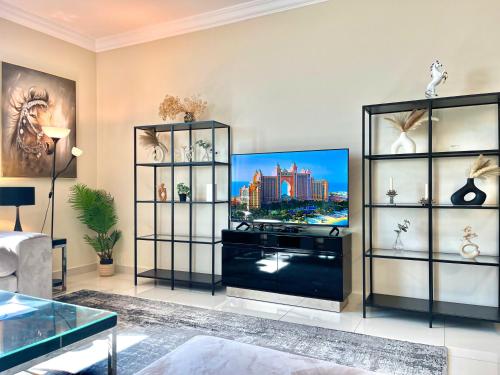 2 Bedroom Apt in Damac Capital Bay Tower A Business Bay by Luxaura - image 11
