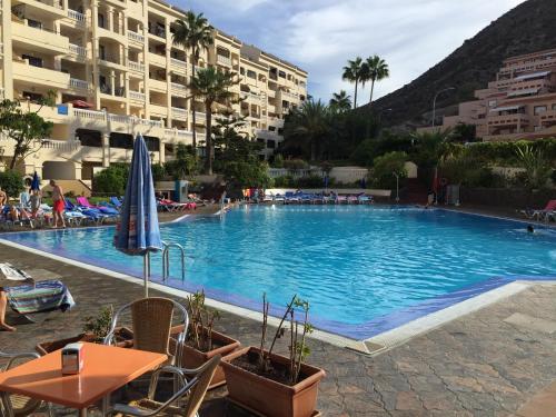 Tropic Apartments en Castle harbour 2
