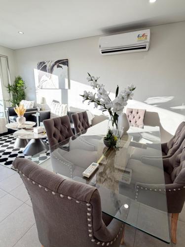 Stylish Escape near DFO and Sydney Olympic Park in Drummoyne