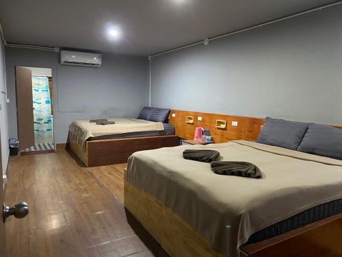 Aladdin Guest House - Hostel - Tap to explore photos