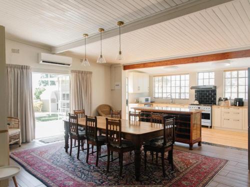 Shared lounge/TV area, Kokerboom House in Vanrhynsdorp